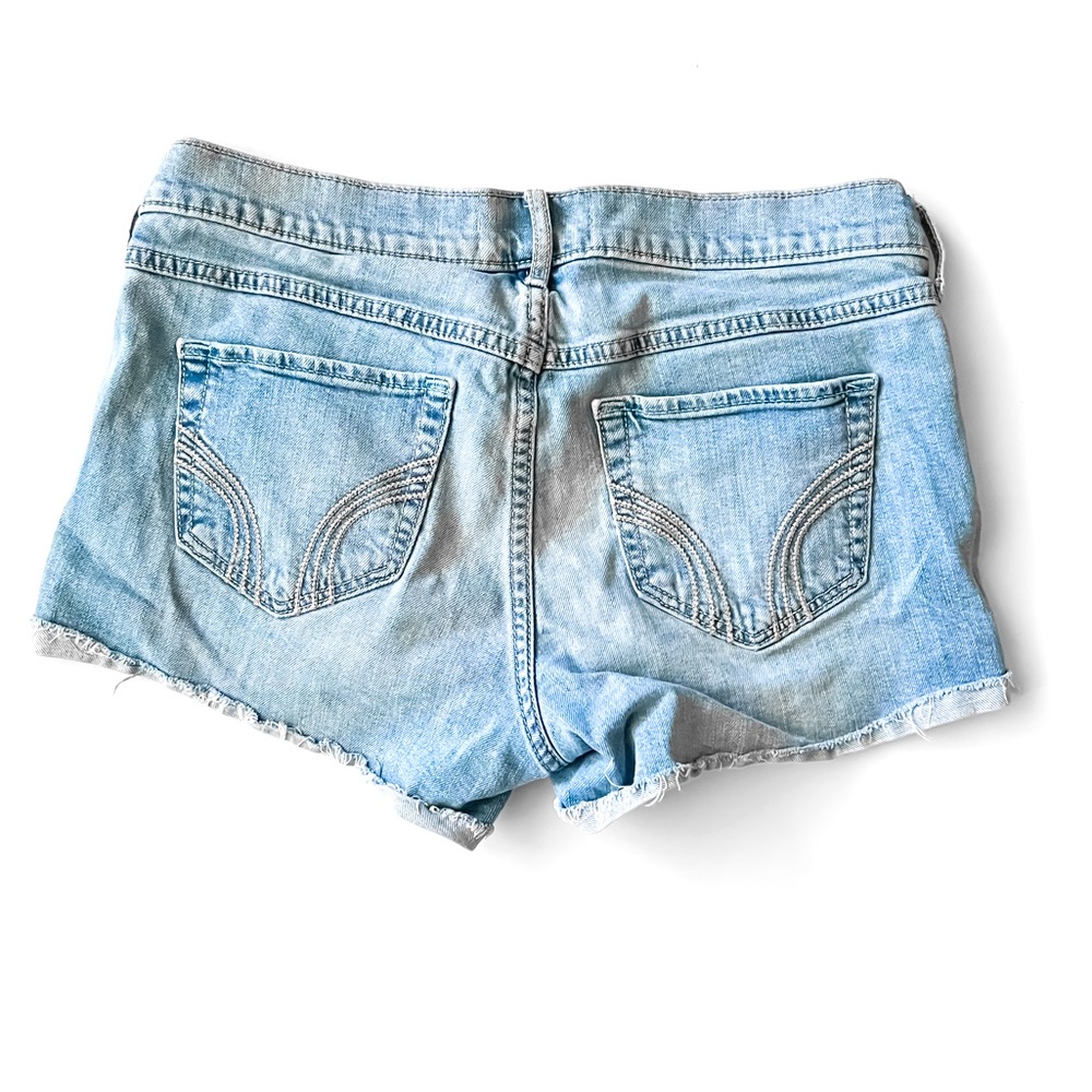 Hollister Low Rise Light Wash Denim Shorts Size 6